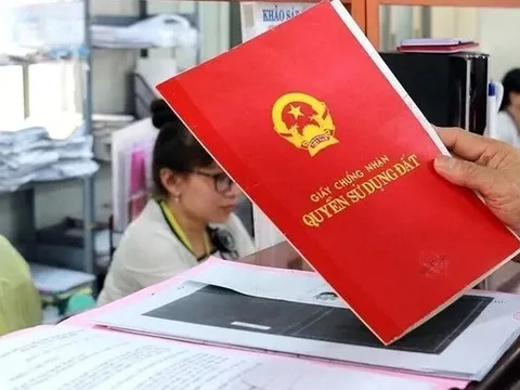 Cấp mới sổ đỏ trong 1 ngày, người dân ngỡ ngàng